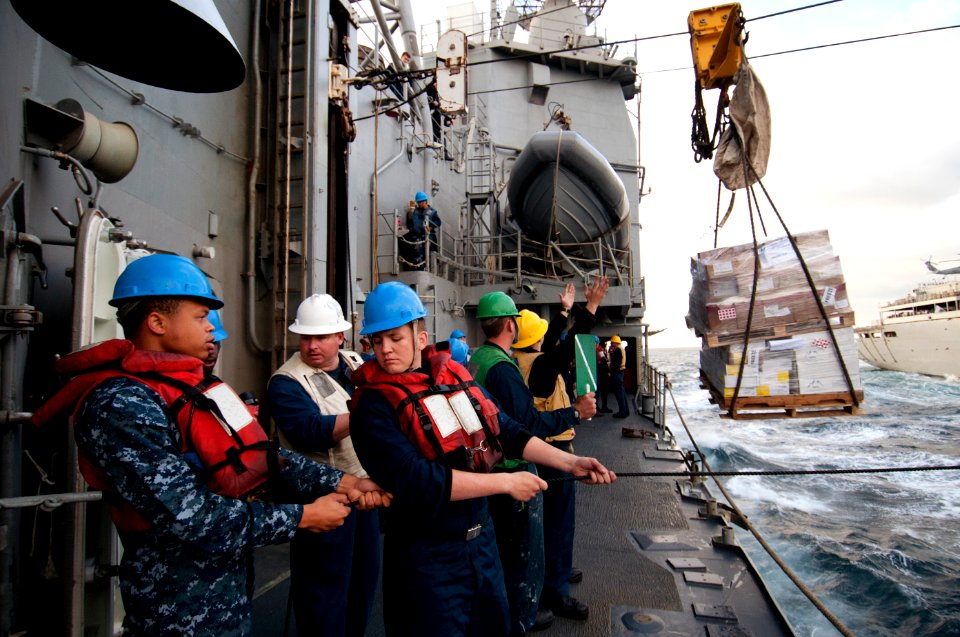 USS GETTYSBURG (CG 64) 140110-N-PL185-168 (12044603363)