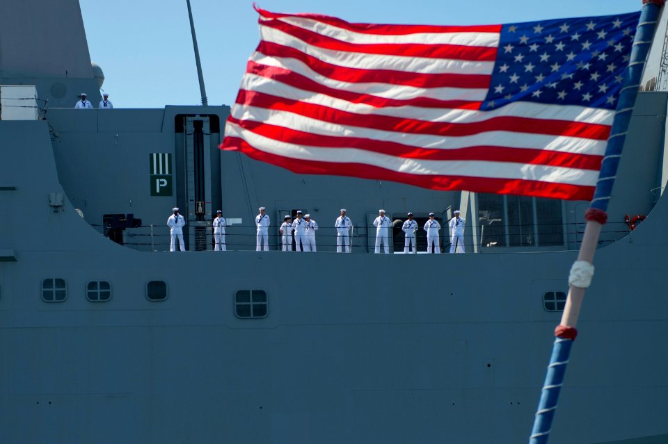 USS Green Bay (LPD 20) homecoming 130514-N-KL846-101
