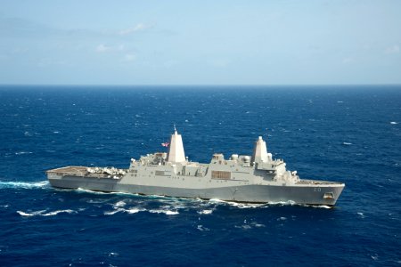 USS Green Bay (LPD-20) transits the Pacific Ocean. (8691968961)