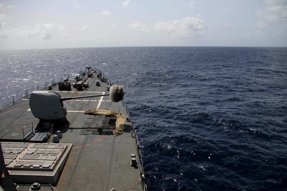 USS Gonzalez conducts a live-fire exercise. (9084858249)