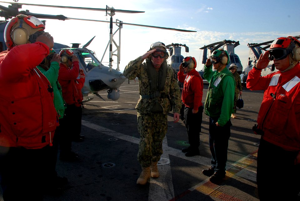 USS Green Bay 121225-N-BB534-105