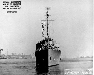 USS Grand Island bow view 1944