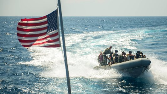 USS Green Bay 150425-N-KE519-099