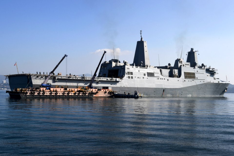 USS Green Bay action 150302-N-NZ935-145