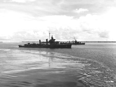 USS Grayson (DD-435) in Seeadler Harbor on 1 April 1944