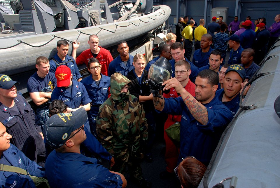 USS Green Bay action 130301-N-BB534-206