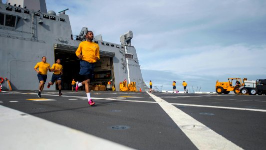 USS Green Bay 150202-N-EI510-034