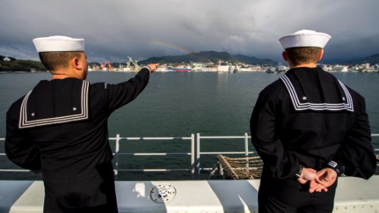 USS Green Bay arrives in Sasebo, Japan. (16566245016)
