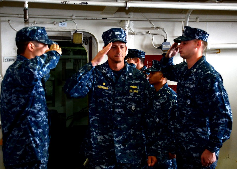 USS Green Bay conducts change of command 140801-N-BB534-075