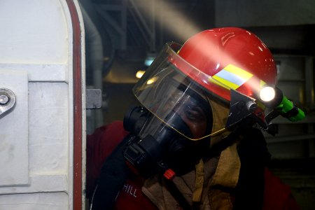 USS Green Bay fire drill 130912-N-BB534-282