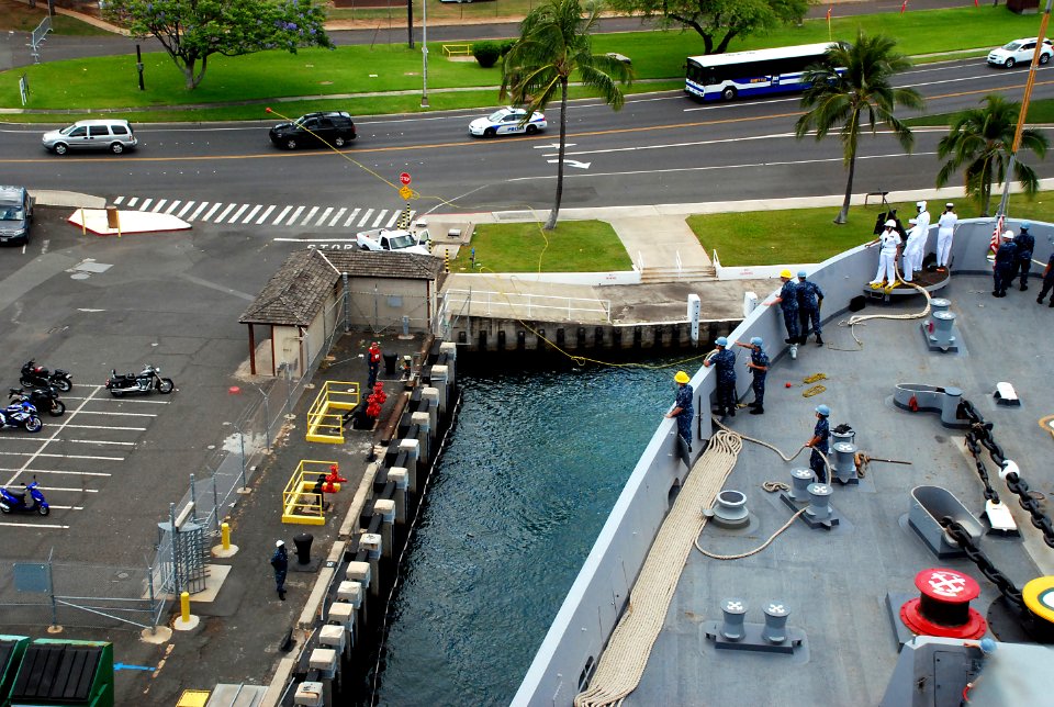 USS Green Bay action 130503-N-BB534-987