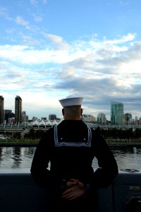 USS Green Bay homeport departure 150126-N-BB534-088