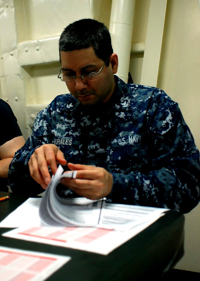 USS Green Bay advancement exam 130307-N-BB534-119