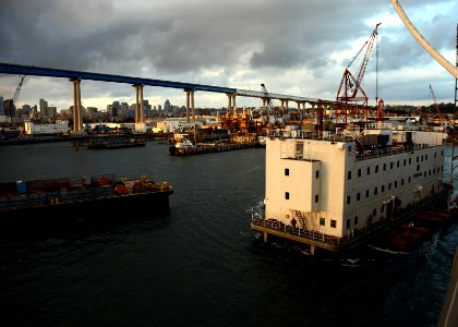 USS Green Bay dry-docking 131028-N-BB534-046