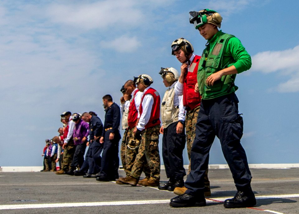 USS Green Bay operations 150308-N-KE519-003