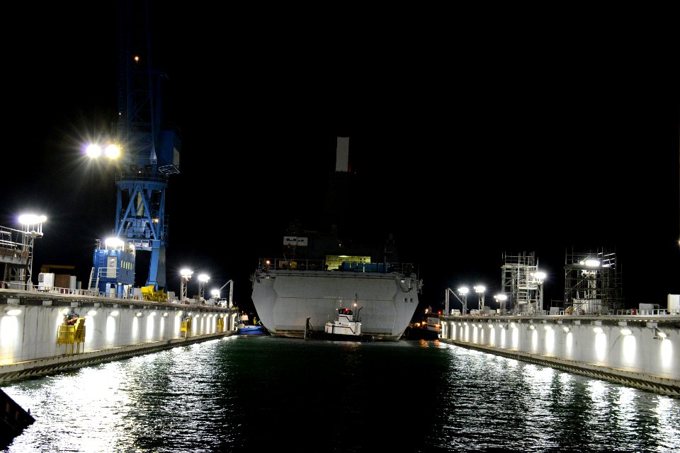 USS Green Bay dry-docking 131028-N-BB534-180