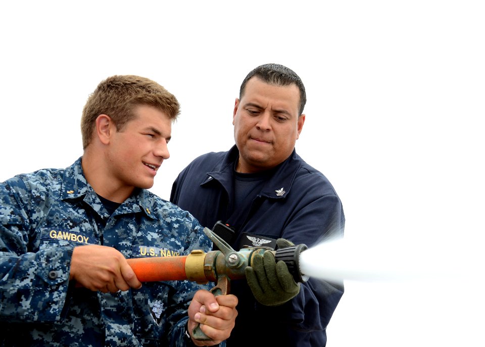 USS Green Bay midshipmen 140715-N-BB534-662