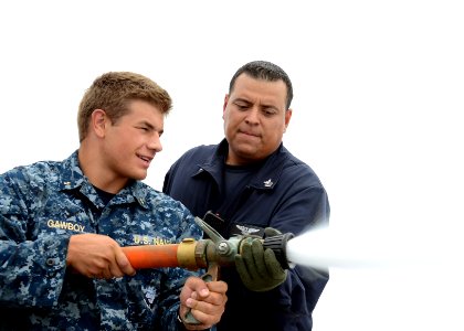 USS Green Bay midshipmen 140715-N-BB534-662