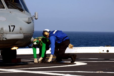 USS Green Bay flight operations 140730-N-BB534-124