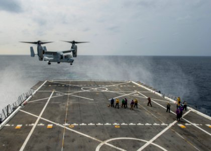 USS Green Bay operations 150308-N-EI510-013
