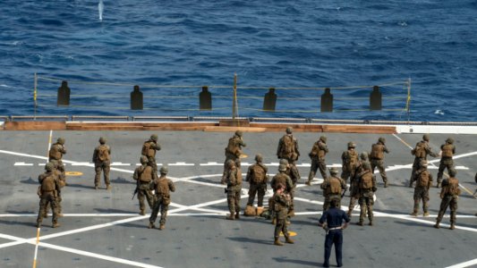 USS Green Bay operations 150318-N-EI510-015