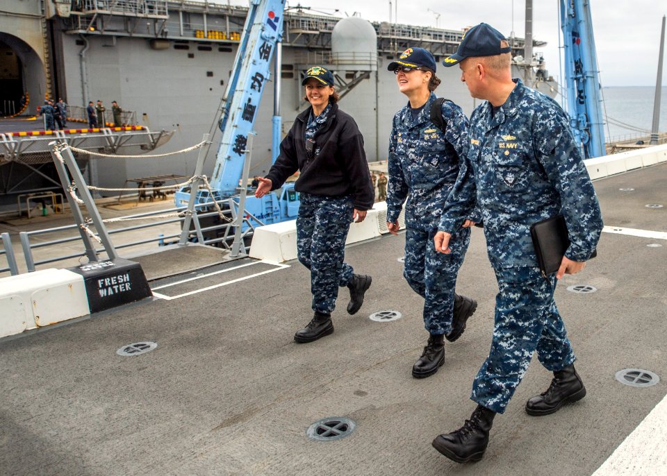 USS Green Bay operations 150305-N-KE519-003