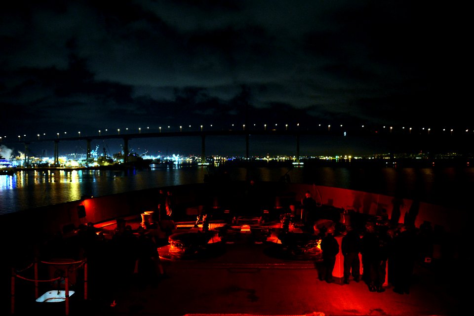 USS Green Bay pulls into Naval Base San Diego 141216-N-BB534-526