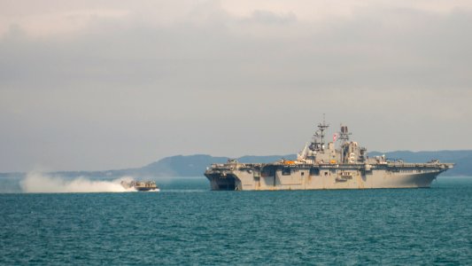 USS Green Bay operations 150402-N-KE519-025