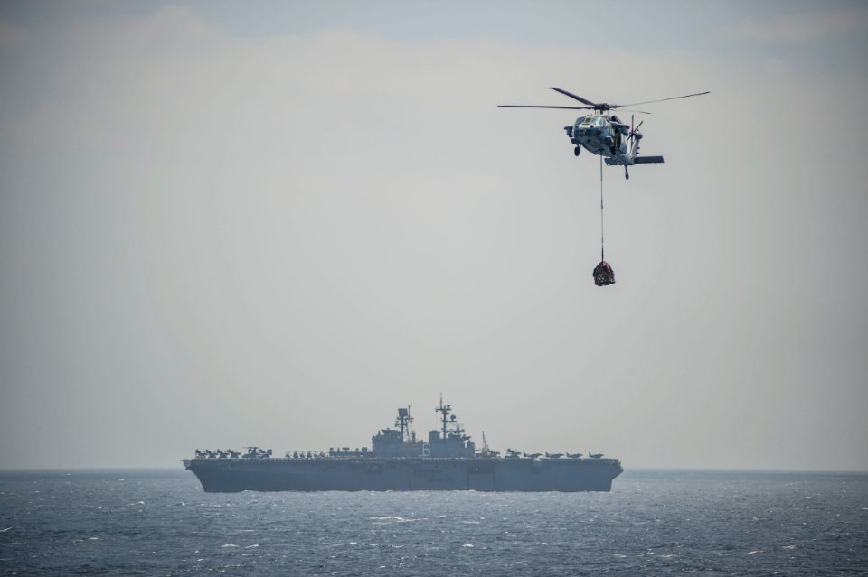 USS Green Bay operations 150323-N-EI510-128