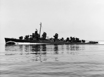 USS Guest (DD-472) underway in June 1943