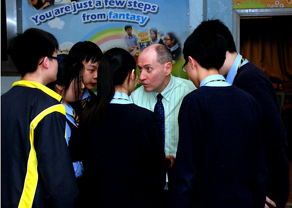 USS Green Bay performs community service in Hong Kong 130418-N-BB534-054