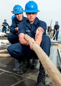 USS GUNSTON HALL (LSD 44) 140403-N-XJ695-115 (13820351523)