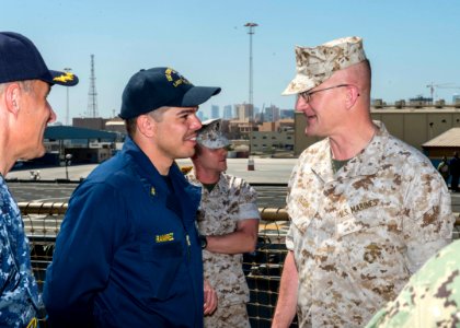 USS GUNSTON HALL (LSD 44) 140406-N-XJ695-012 (13841254104)
