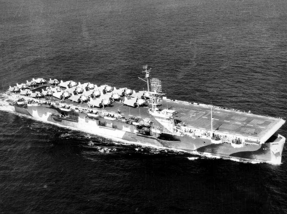 USS Guadalcanal (CVE-60) underway on on 28 September 1944 (NH 106567)