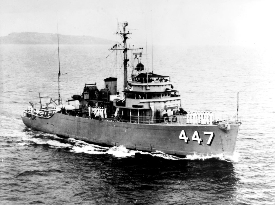 USS Guide (MSO-447) underway, circa in the 1960s (NH 69849)