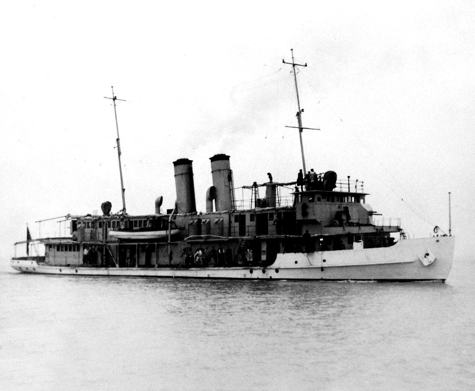 USS Guam (PG-43) underway on 15 December 1927