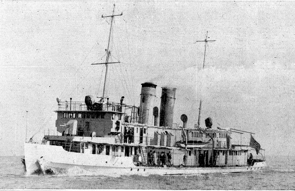 USS Guam (PG-43) underway off Woosong, China, on 15 December 1927