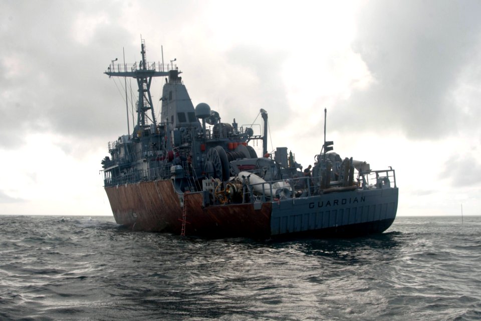 USS Guardian sits aground on Tubbataha Reef. (8468330364)