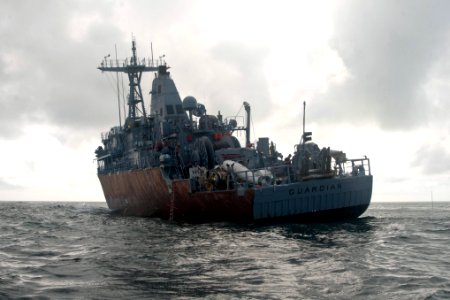 USS Guardian sits aground on Tubbataha Reef. (8468330364)