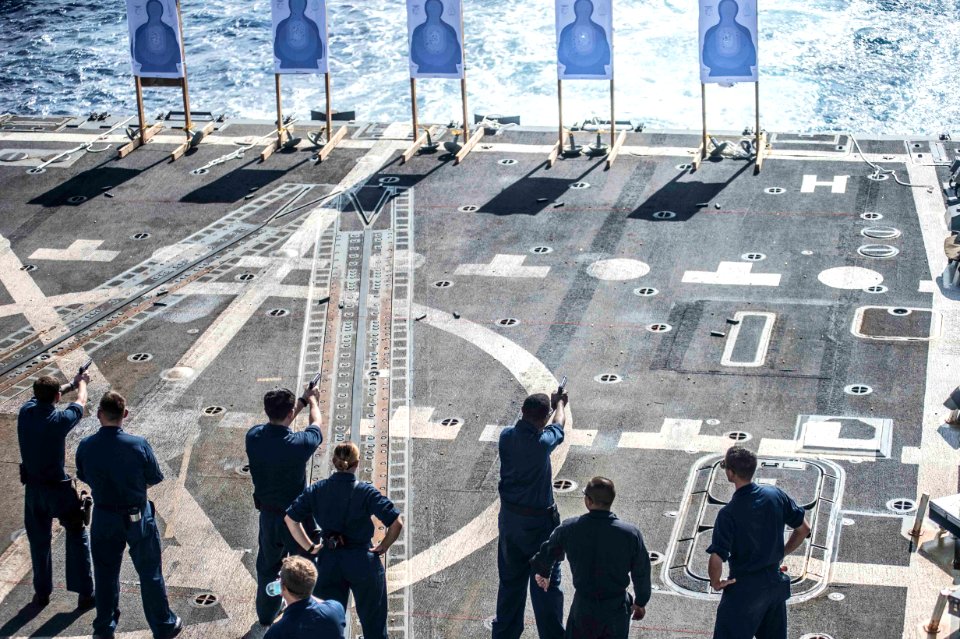 USS Halsey action 140927-N-IC565-427
