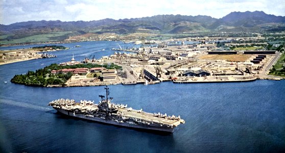 USS Hancock (CVA-19) leaves Pearl Harbor, Hawaii (USA), on 19 February 1962 photo