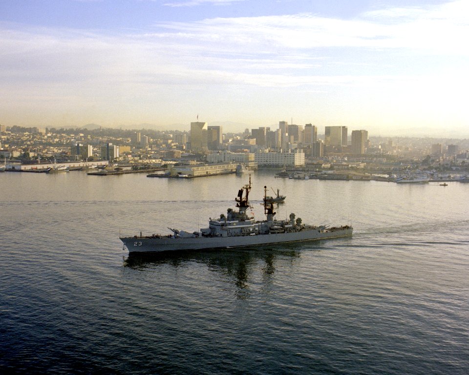 USS Halsey (CG-23) departs San Diego, California (USA), on 15 January 1984 (6392360)