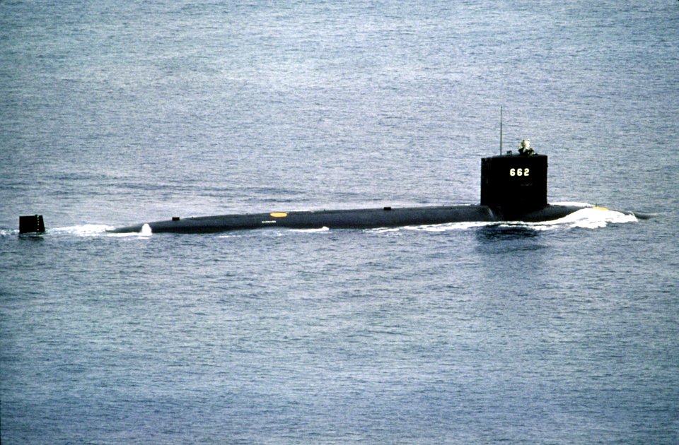 USS Gurnard (SSN-662) underway off San Diego on 1 February 1991 (6467986)
