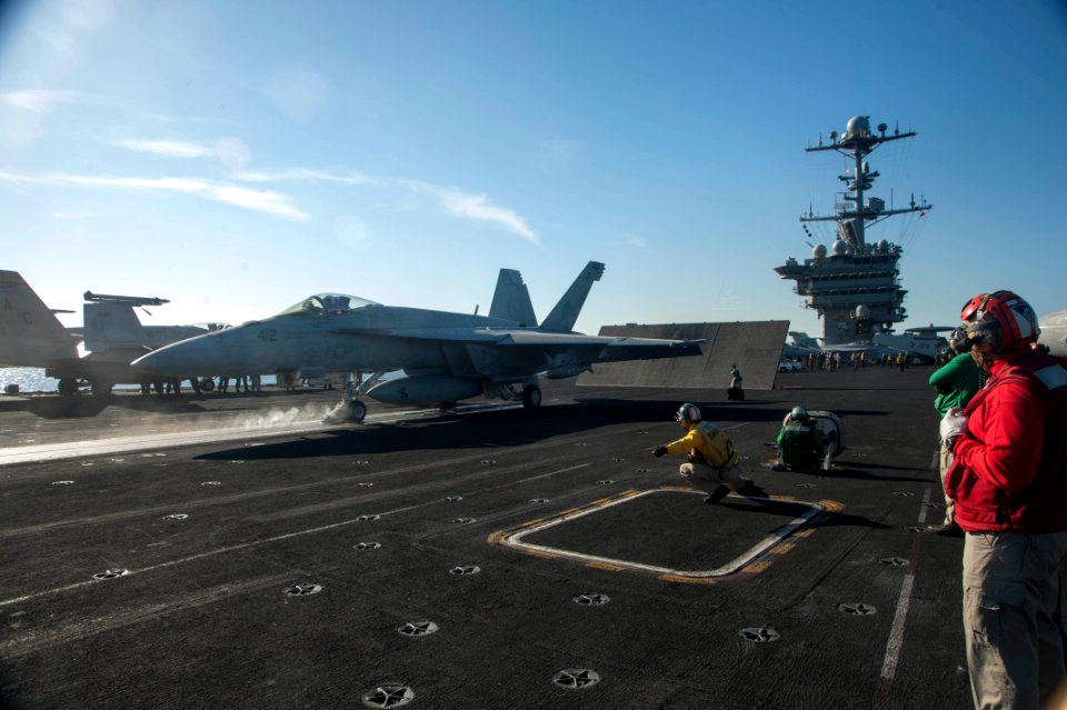 USS HARRY S. TRUMAN (CVN 69) 131111-N-RY581-241 (10814161085)