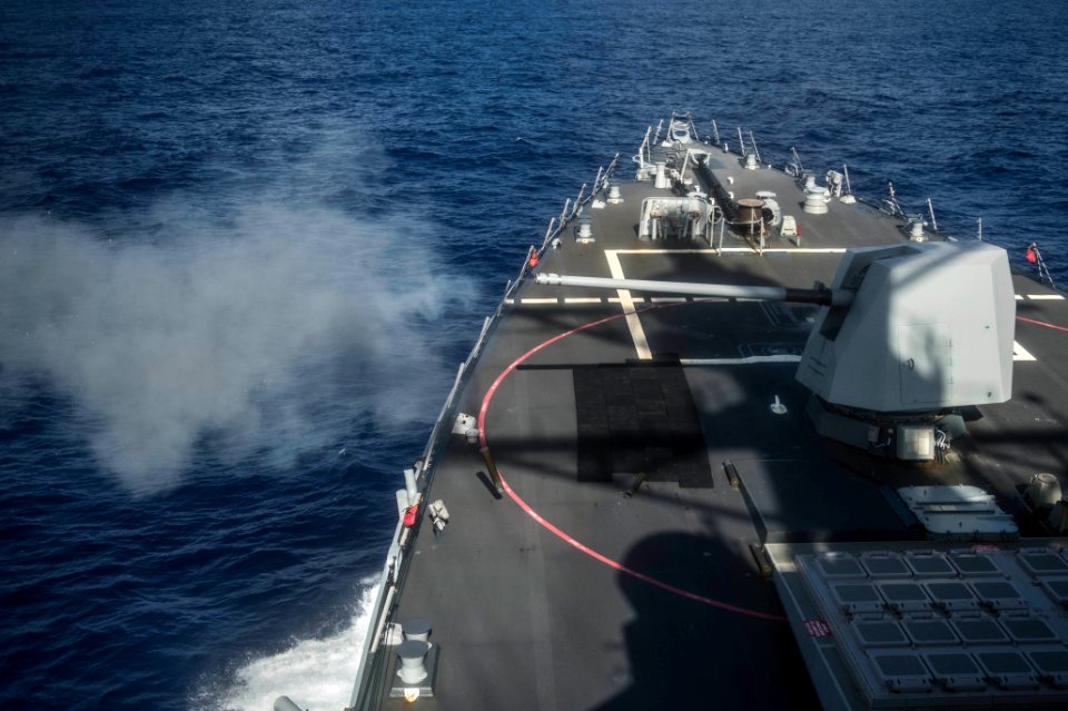 USS Halsey operations 140926-N-IC565-067