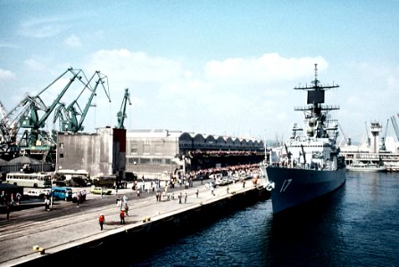 USS Harry E. Yarnell (CG-17) moored at Gdynia, Poland, on 27 June 1990 (6486686) photo