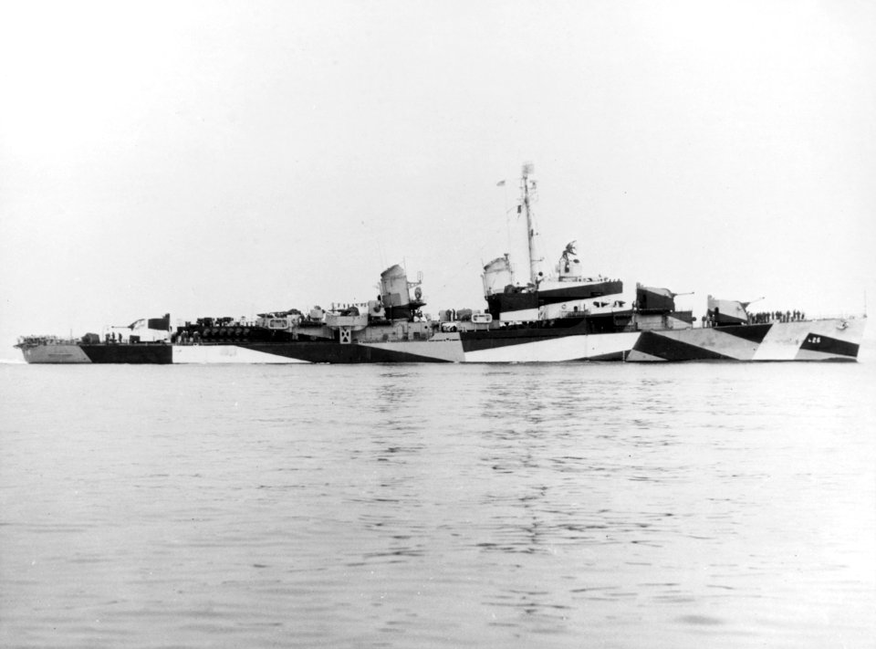 USS Harry F. Bauer (DM-26) off the Boston Navy Yard on 10 October 1944 (NH 95367)