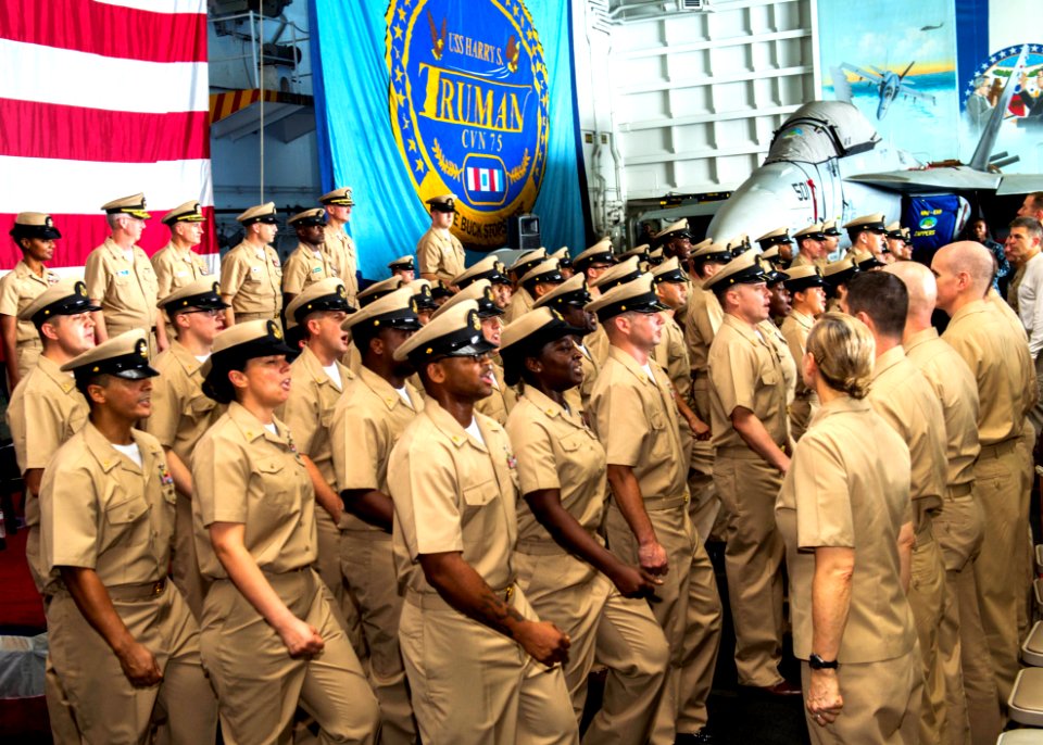 USS HARRY S. TRUMAN (CVN 75) 130915-N-CE241-122 (9768838885)