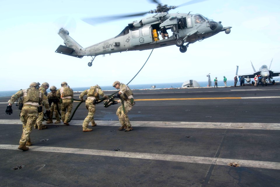 USS HARRY S. TRUMAN (CVN 75) 130909-N-GR168-102 (9800094304)