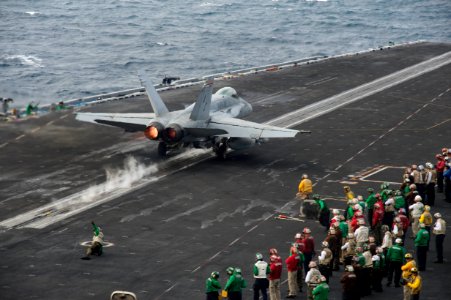 USS HARRY S. TRUMAN (CVN 75) 130827-N-CE241-103 (9617830427)